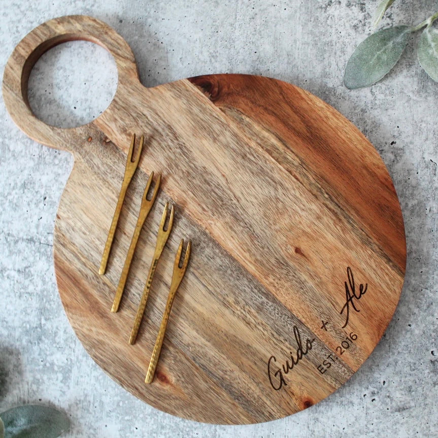 Round Cutting Board W/Handle