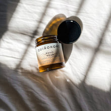 Load image into Gallery viewer, Quinohome Magic Hour 7 oz. Soy Candle in Amber Jar

